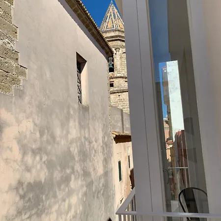 San Lorenzo Y * 加的斯