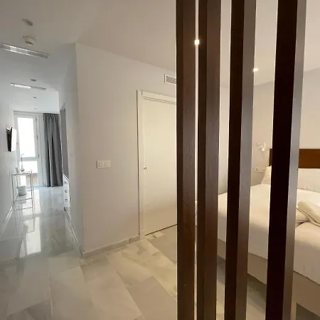 San Lorenzo Y * 加的斯